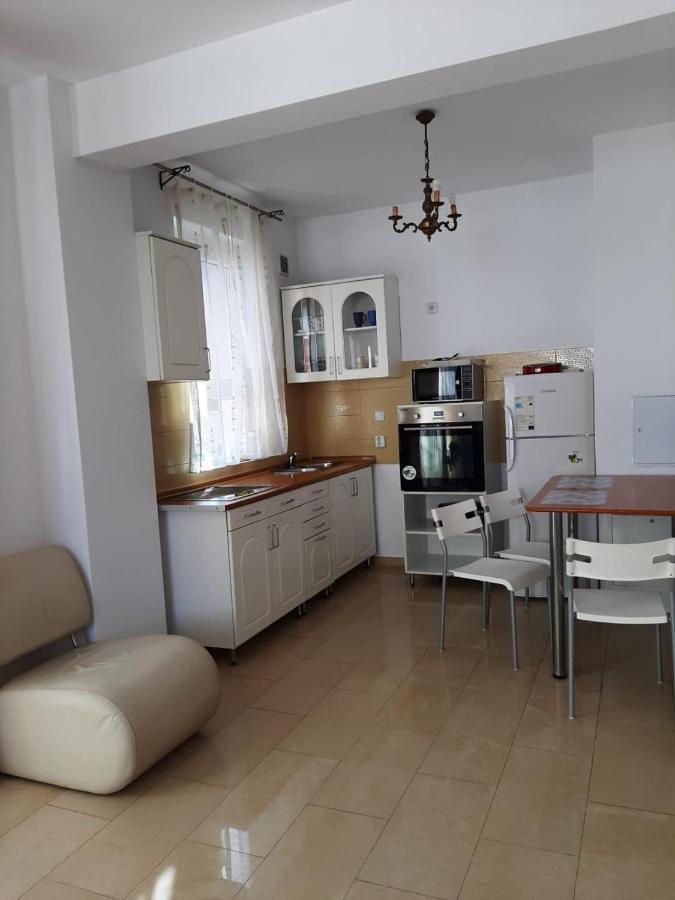 Arad Chic Apartament Uta Exteriér fotografie